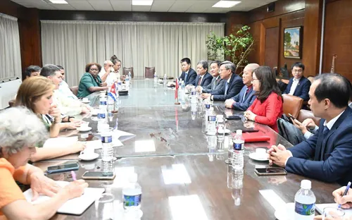 Tăng cường hợp tác Việt Nam - Cuba trong công nghệ sinh học nông nghiệp và sức khỏe tự nhiên