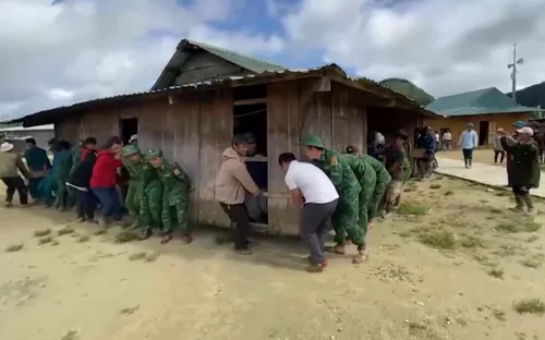 Giúp dân vùng sạt lở ổn định cuộc sống