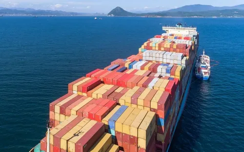 Xuất khẩu bứt phá: Nắm cơ hội vàng, bước sâu vào chuỗi cung ứng toàn cầu