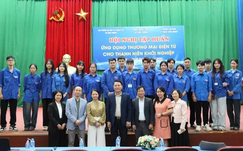 Khởi nghiệp kinh tế số: Khi sinh viên học cách bán hàng toàn cầu từ chiếc điện thoại