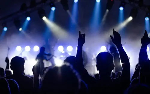 J97, Hiếu Thứ Hai, Andree, Pháo bị "điểm mặt" trong văn bản chấn chỉnh âm nhạc "lệch chuẩn"