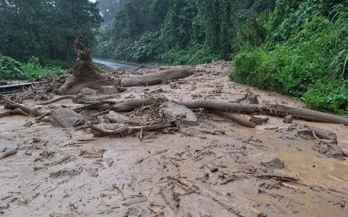 Khẩn trương thông tuyến đường Hồ Chí Minh đoạn Km1403 từ chân đèo Lò Xo