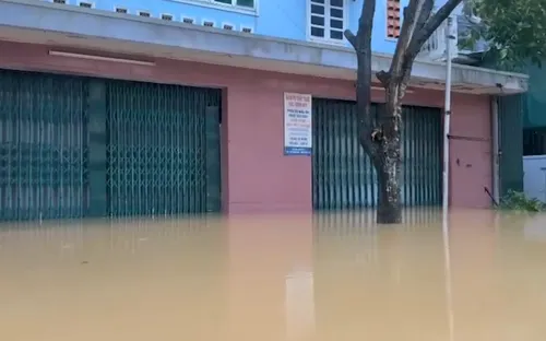 TP Huế: Mực nước lũ vẫn ở mức cao