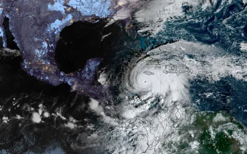 Biến đổi khí hậu ảnh hưởng đến bão như thế nào?