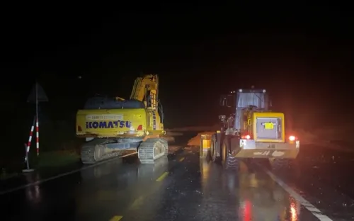 Nỗ lực xuyên đêm thông tuyến cao tốc La Sơn - Hòa Liên