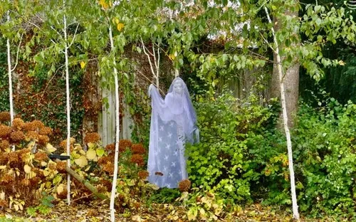 Hơn 1/3 người dân Anh tin vào ma quỷ