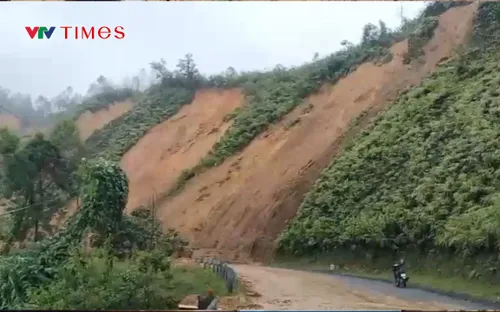 Đà Nẵng: Sạt lở nghiêm trọng vùi lấp đường Hồ Chí Minh, xã miền núi A Vương bị cô lập