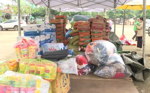 Hướng về đồng bào vùng lũ