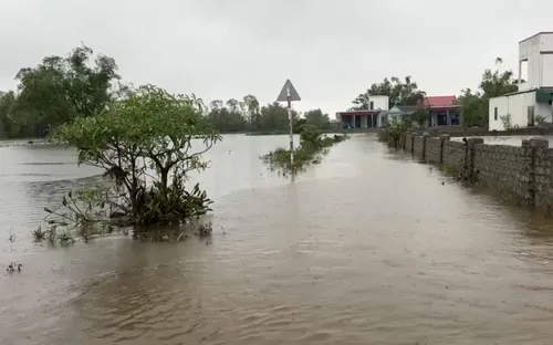 Mưa lớn gây ngập lụt hàng ngàn hộ dân tại Quảng Trị