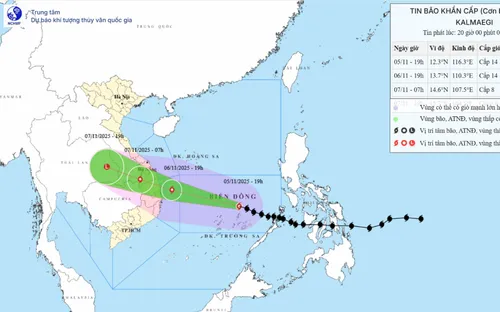 Bão số 13 giật cấp 17 hướng vào miền Trung, vùng gần tâm bão sóng biển cao 8-10m