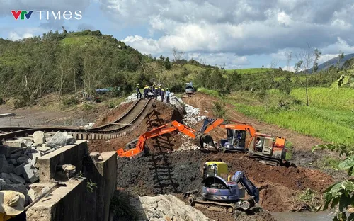 Đắk Lắk: Nỗ lực thi công 24/24 giờ, sớm thông tuyến đường sắt trước ngày 10/11