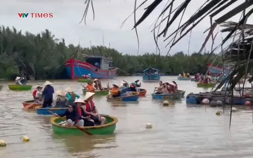 Nhiều du khách quốc tế trở lại Hội An sau ảnh hưởng lũ lụt