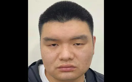 Bắt giữ người đàn ông Trung Quốc xâm nhập tài khoản ngân hàng của người dân Việt Nam