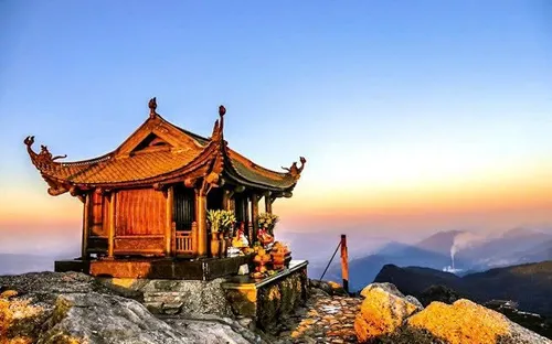 Bảo tồn và phát huy giá trị di sản gắn với phát triển du lịch