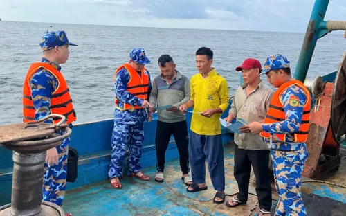 Ba tàu cá có dấu hiệu vi phạm quy định khai thác thủy sản (IUU) trên biển Tây Nam