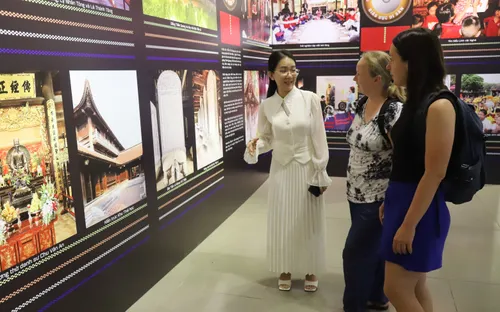 Khai mạc Triển lãm “Di tích quốc gia đặc biệt Văn Miếu-Quốc Tử Giám” tại Đắk Lắk