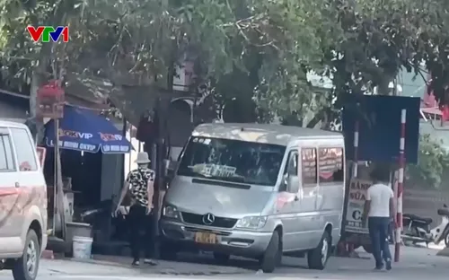 Xe hợp đồng lách luật lấn át xe khách tuyến cố định