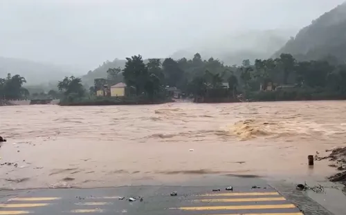 Quảng Trị: Mưa lớn gây ngập lụt, chia cắt nhiều địa phương miền núi