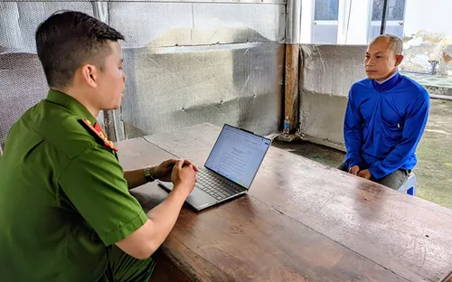 Bắt kẻ 2 lần xâm hại con gái 7 tuổi của bạn nhậu