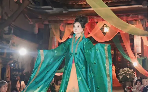 Tôn vinh và lan tỏa giá trị áo dài trong chuỗi hoạt động nhân ngày Di sản Việt Nam