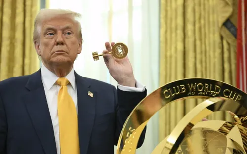 Tổng thống Trump công bố thị thực ưu tiên cho người hâm mộ World Cup 2026