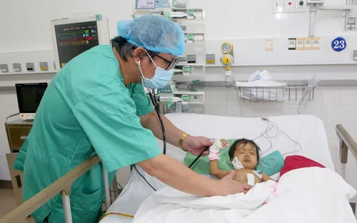 Bệnh viện Trung ương Huế tự chủ ca ghép gan thứ 5, cứu sống bé 2 tuổi