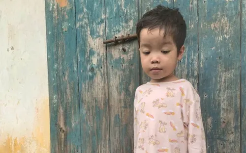 20 triệu đồng để cứu con là quá xa vời với gia đình nông dân nghèo