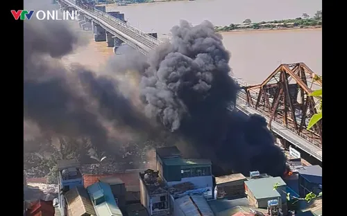 Hà Nội: Cháy nhà trong chợ ẩm thực Ngọc Lâm, khói đen cuồn cuộn bốc cao