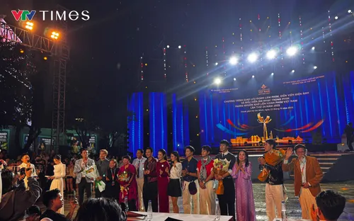 Những dự án điện ảnh mới được hé lộ trong cuộc giao lưu dưới mưa cùng khán giả