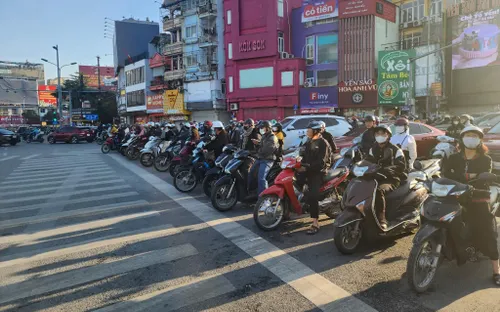 Hà Nội cấm xe xăng vào vành đai 1 theo giờ: Bước đi cần thiết, thách thức không nhỏ