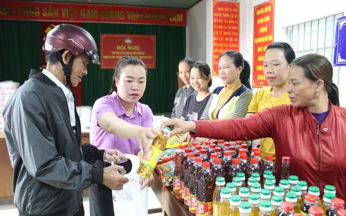 Đắk Lắk mở “Phiên chợ 0 đồng” hỗ trợ người dân vùng lũ