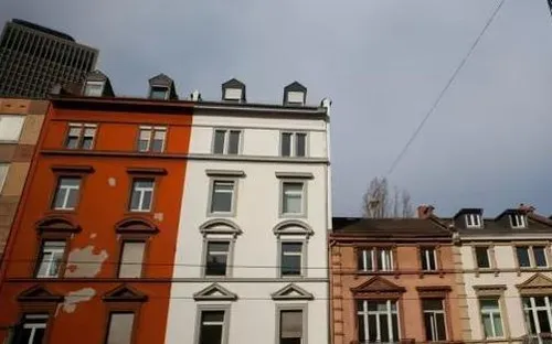 Khủng hoảng nhà ở với người trẻ