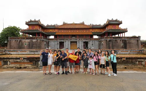 Huế nhanh chóng phục hồi đón khách sau mưa lũ, du lịch giữ vững đà tăng trưởng