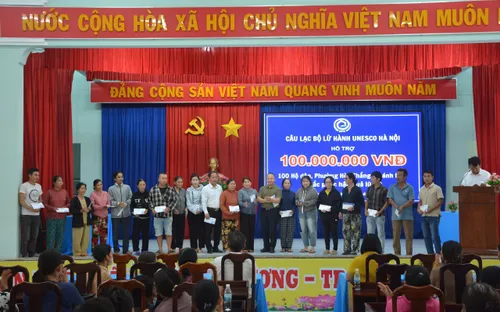 CLB Lữ hành UNESCO Hà Nội đồng hành cùng người dân vùng lũ Khánh Hòa