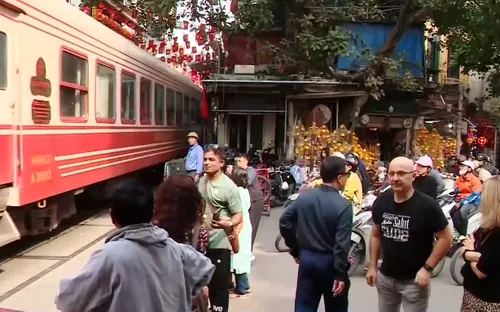 Duy trì “vành đai an toàn đường sắt” để chống ùn tắc, mất an toàn giao thông tại nội đô