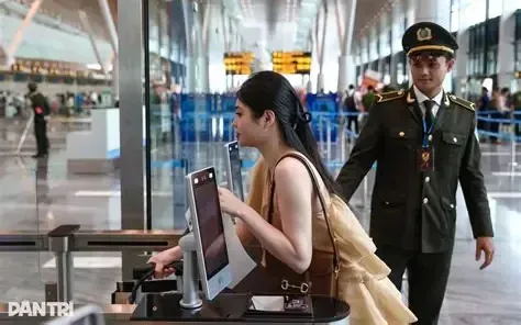 Việt Nam: Từ 'cửa ngõ hẹp' đến 'đại lộ 83 cổng' đón khách siêu sang