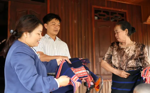 Người có uy tín “gieo hạt niềm tin”, đổi thay đời sống vùng biên Ea Súp