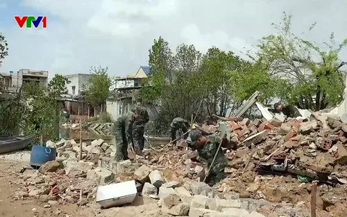 Ấm áp tình quân - dân trong từng ngôi nhà vùng lũ Gia Lai