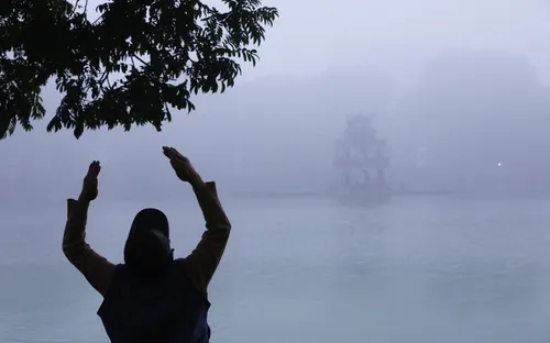 Bắc Bộ rét về đêm và sáng, Trung Bộ, Nam Bộ có nơi mưa rất to