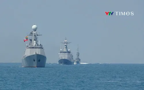 Tàu Hải quân Việt Nam cùng 8 nước rời cảng, bắt đầu diễn tập thực binh trên biển