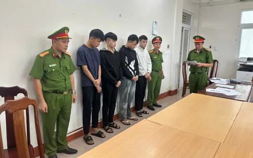 Mang dao, súng tự chế đi “giải quyết mâu thuẫn”, nhóm thiếu niên bị khởi tố