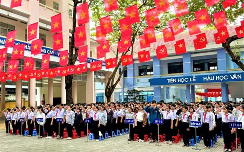 Hơn 4.000 giáo viên, học sinh Khánh Hòa tham gia tuyên truyền về biển đảo Tổ quốc