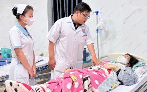 Hơn 100 người ngộ độc sau khi ăn bánh mì tại Quảng Ngãi