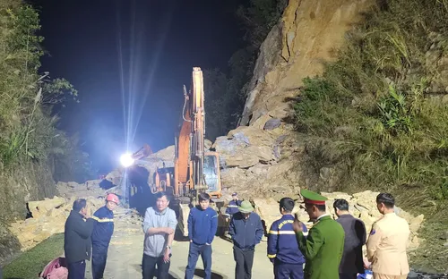 Tìm thấy nạn nhân thứ 3 trong vụ sạt lở trên Quốc lộ 6