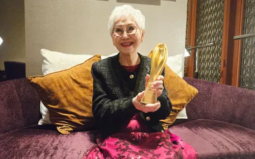 Diễn viên 79 tuổi phim "Gia tài của ngoại" bận rộn từ khi nổi tiếng