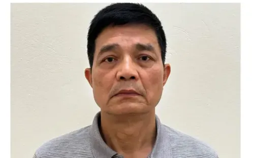 Cựu cục trưởng an toàn thực phẩm bị cáo buộc chủ mưu vụ nhận hối lộ 95 tỷ đồng