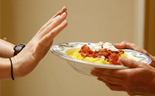 Nhịn ăn giảm cân: Bỏ bữa sáng hay tối mới là lựa chọn thông minh?