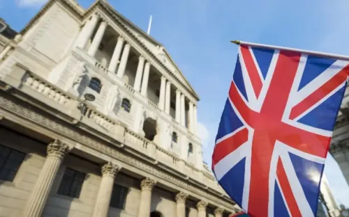 BoE cắt giảm lãi suất chủ chốt xuống 3,75%