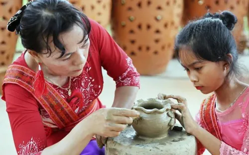 Khánh Hòa đầu tư hơn 200 tỷ đồng bảo tồn và phát triển nghệ thuật làm gốm Chăm