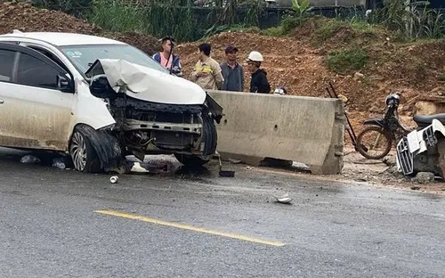 Ô tô mất lái gây tai nạn trên cao tốc, bé trai 9 tháng tuổi tử vong